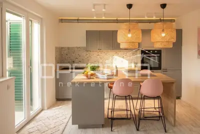 Apartmanska kuća 281 m², Podgora - 50 m od mora - 2