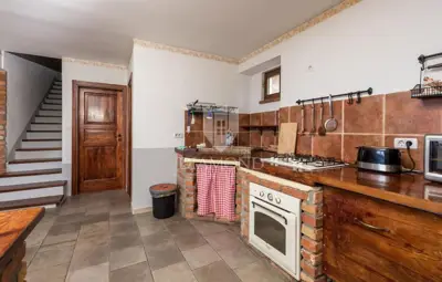Estate 564 m², Veprinac - peace, privacy and investment potential - 11