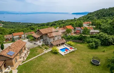 Estate 564 m², Veprinac - peace, privacy and investment potential