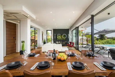 Villa 400 m², Medulin - sea view and infinity pool - 13