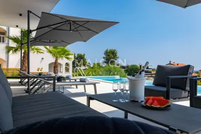 Villa 400 m², Medulin - sea view and infinity pool - 3