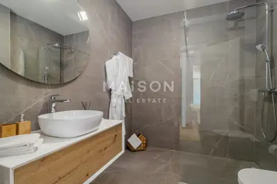 Villa 400 m², Medulin - sea view and infinity pool - 20