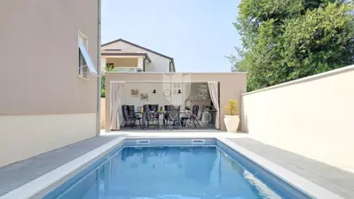 Umag okolica, predivna samostojeća kuća 260 m² sa bazenom - 21