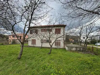 Kuća 284 m², Labin centar - okućnica 707 m²