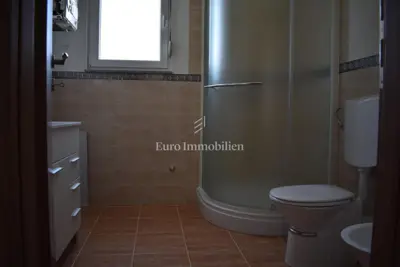 Kuća u Vrsi, 495 m², 150 m od mora i pogled na more - 15