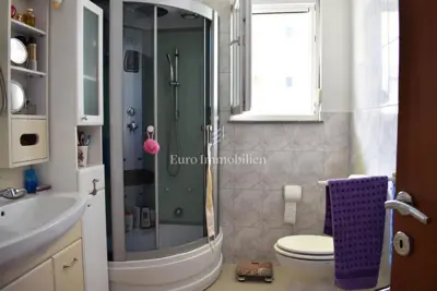 Kuća u Vrsi, 495 m², 150 m od mora i pogled na more - 11