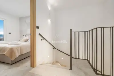 Kuća 109 m², Malinska - bazen i dvije terase - 8