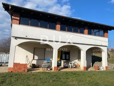 Haus 270 m², Viškovo - 3 Etagen und Hofgebäude - 2
