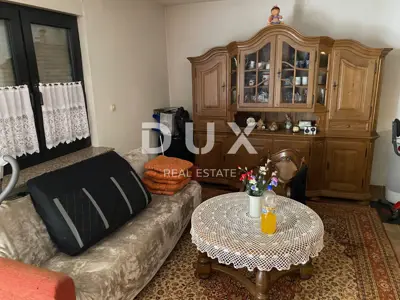 Haus 270 m², Viškovo - 3 Etagen und Hofgebäude - 8