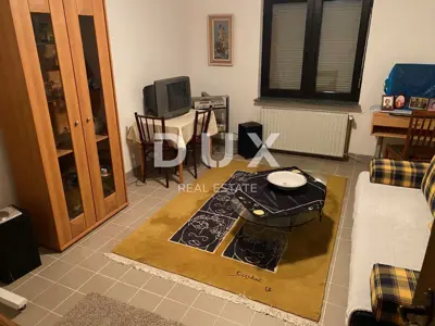 Haus 270 m², Viškovo - 3 Etagen und Hofgebäude - 17