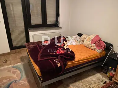 Haus 270 m², Viškovo - 3 Etagen und Hofgebäude - 12
