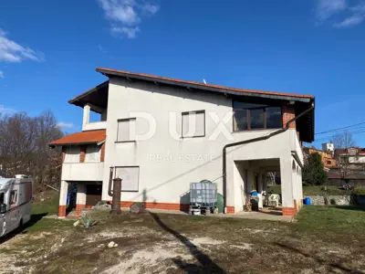 Haus 270 m², Viškovo - 3 Etagen und Hofgebäude - 3