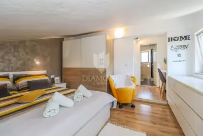 Penthouse 90 m², Pula Centar - krovna terasa 45 m² - 18