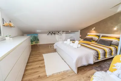 Penthouse 90 m², Pula Centar - krovna terasa 45 m² - 17