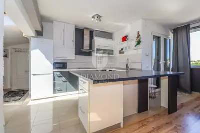 Penthouse 90 m², Pula Centar - krovna terasa 45 m² - 10