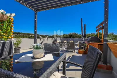 Penthouse 90 m², Pula Centar - krovna terasa 45 m²