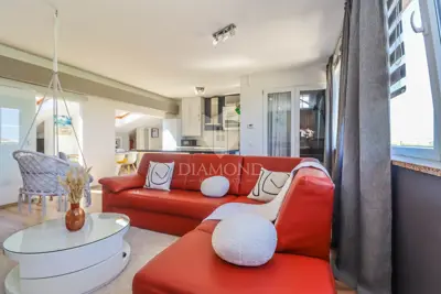 Penthouse 90 m², Pula Centar - krovna terasa 45 m² - 12