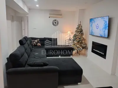 House 140 m², Privlaka - center, 70 m from the beach