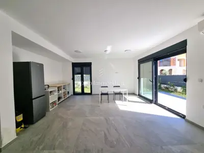 House 187 m², Poreč - quiet location and garden 200 m² - 4