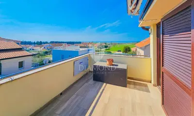 Novigrad, apartment with sea view 200 meters from the beach!