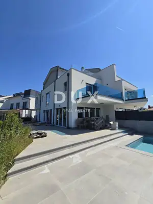 Villa 254,6 m², Poreč - am Meer und mit Meerblick