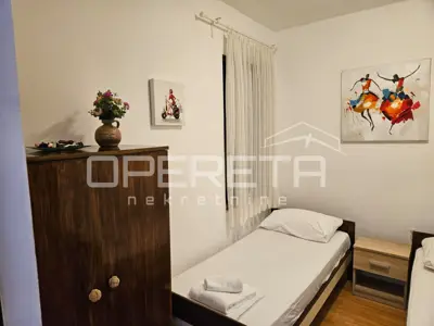 Haus 412 m², Novalja - 5 Wohneinheiten und Parkplatz - 18