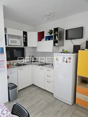 Haus 412 m², Novalja - 5 Wohneinheiten und Parkplatz - 7