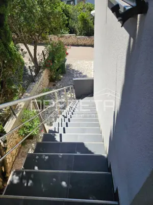 Haus 412 m², Novalja - 5 Wohneinheiten und Parkplatz - 5