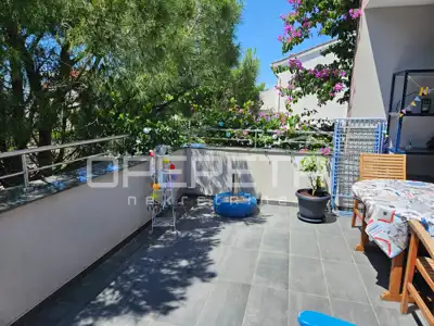 Haus 412 m², Novalja - 5 Wohneinheiten und Parkplatz - 3