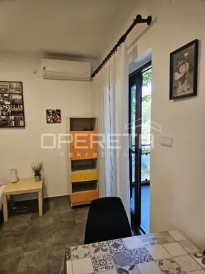 Haus 412 m², Novalja - 5 Wohneinheiten und Parkplatz - 12