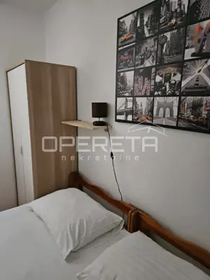 Haus 412 m², Novalja - 5 Wohneinheiten und Parkplatz - 10