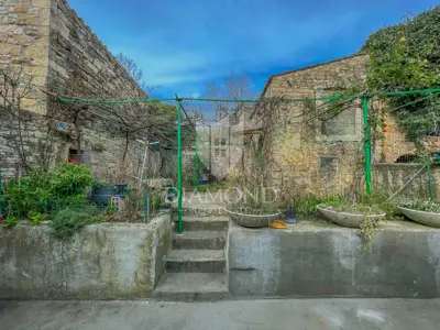Kuća 138 m², centar Buja - vrt i terasa - 12