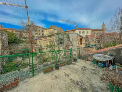 Kuća 138 m², centar Buja - vrt i terasa - 15