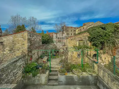 Kuća 138 m², centar Buja - vrt i terasa - 14