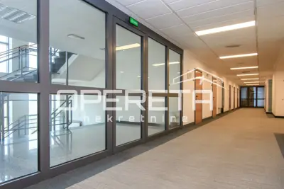 Business offices in the immediate vicinity of Green Gold - 19