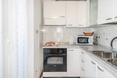 New apartment with parking in a prime location - 5
