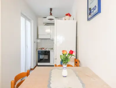 New apartment with parking in a prime location - 6