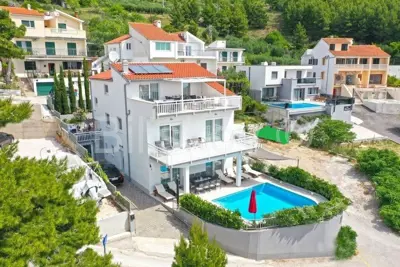 Kuća 294 m², Medići - 50 m od mora i plaže - 3