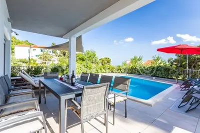 Kuća 294 m², Medići - 50 m od mora i plaže - 7