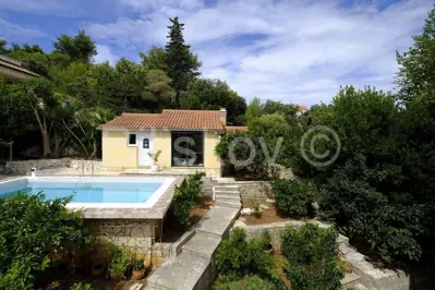 Brač, Splitska 2 kuće, bazen, okućnica 1000 m², 150m od mora - 7