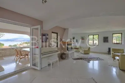 Brač, Splitska 2 kuće, bazen, okućnica 1000 m², 150m od mora - 8