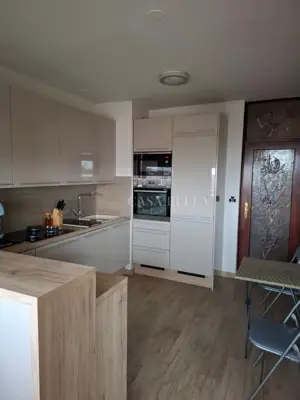 Wohnung 76 m², Velika Gorica - Galženica, möbliert und Loggia
