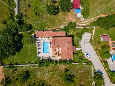 Villa 226 m², Svetvinčenat - pool and landscaped garden - 2