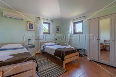 Villa 226 m², Svetvinčenat - pool and landscaped garden - 20