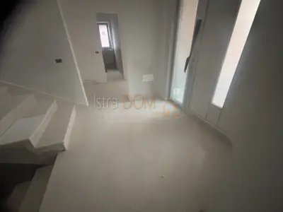 Stan 70 m², Ližnjan - 2 spavaće sobe i terasa - 8