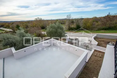 House for sale in Sveti Lovreč, 210 m² - 21
