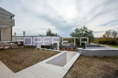 House for sale in Sveti Lovreč, 210 m² - 22