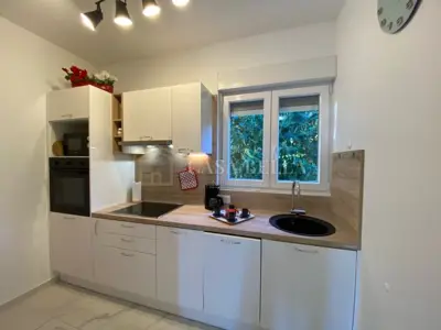 Wohnung in Opatija - Centar, 2 Zimmer + Wohnzimmer, Balkon und Blick auf Kvarner - 2