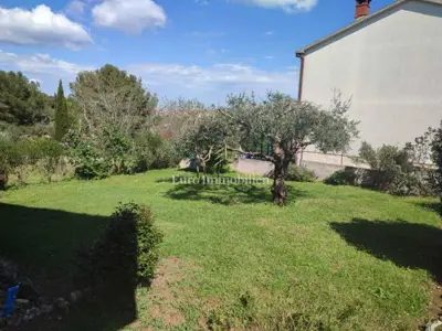Haus zum Kauf in Škatari, 300 m² - 7