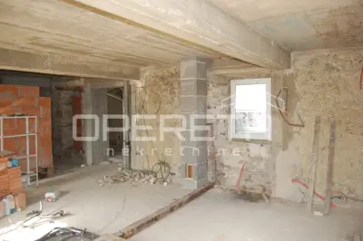 Kuća u centru Drniša, vrt za 4 vozila i novi krov - 4
